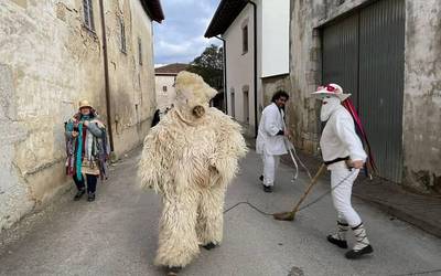 Ihabar, bi egun ihoteei emanda