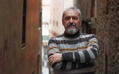 "Aurreiritziak antzoki atarian utzita joan behar da operara"
