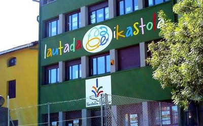 Lan eskaintza Lautada Ikastolan irakasle izateko