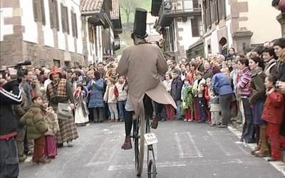 Sunbillako inauteriak 2004: desfilearen bideoklipa