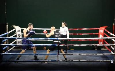 Gogoz aritu dira boxeolariak Uarkapen eginiko jaialdian