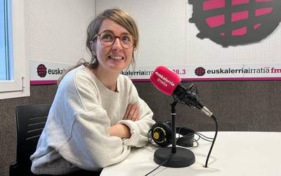 Itziar Ugarte: "Zortekoa sentitzen naiz 'Gu gabe ere' poesia liburuak egin duen bidearekin"