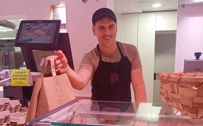 «Gure produktu guztiak % 100 naturalak dira»