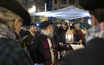 Uribe Kostako kaleak kantuz eta makil-hotsez beteko dituzte Agate Deunaren bezperan