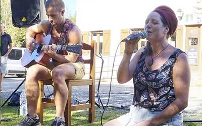 Ilargi Berria taldea arituko da Geltokin ostiralean