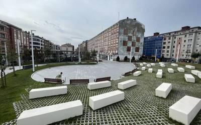 Xake plazaren ondoko murala ordezkatzeko deialdia errepikatuko dute, proposamen guztiak baztertu ostean