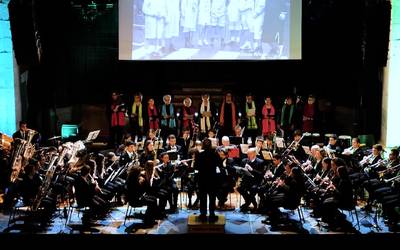 Azpeitiko Udal Musika Banda, Juan Antxieta musika eskola eta Julian Barrenetxea abesbatzaren karnabaletako kontzertua
