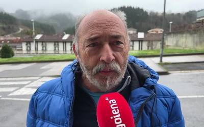 Txarapean gasolindegi baten beharrik ez dagoela diote bizilagunek