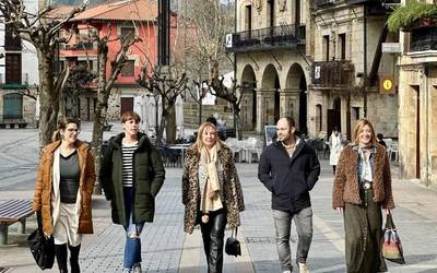 Gizarte langile baten kontratazioagaz Elorrioko eta Abadiñoko gizarte-arloak indartu gura dituzte