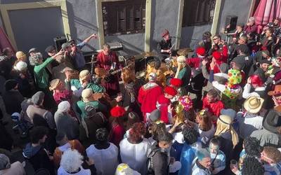 Kalaña taldearen emanaldiak ez du hutsik egin Aratusteetan