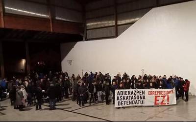 Iturmendiarraren atxiloketagatik protesta egin dute