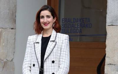 Irati Aizpurua Alkezar: "Etxeko zaintzaileendako araudia bidegabea da"