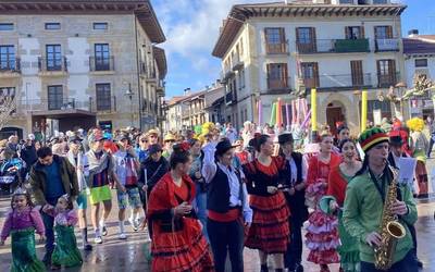 Mozorro desfile zoro eta animatua Lakuntzan