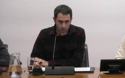 Dugunaren 75 urteak, parlamentuan