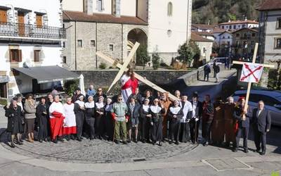 Umore ederrean ibili dira goizuetarrak inauterietako asteartean