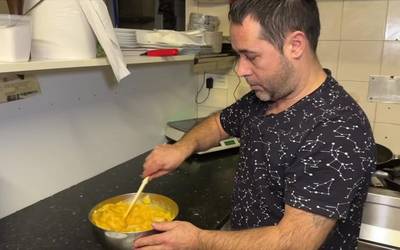 Nola prestatzen da Gipuzkoako onena izan daitekeen patata-tortilla?