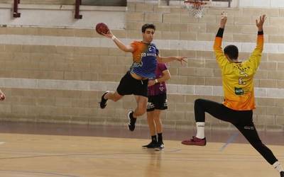 Bergararrak nagusi Iturripen jokatutako derbian (21-24)
