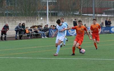 Lidertza sendotu du UDAk Tolosa mendean hartu ostean (4-0)