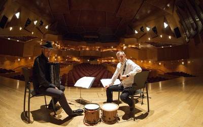 Folklorea, jazza eta musika klasikoa Garikoitz Mendizabal eta Gorka Hermosaren eskutik