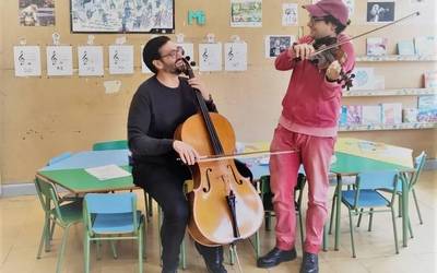 SoraFolk tailer berritzailea antolatu du Soraluzeko Musika Eskolak