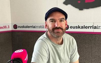 Iruñeko La Piel antzerki taldeak jaso du Euskaltzaindiaren Lautan Hiru laguntza