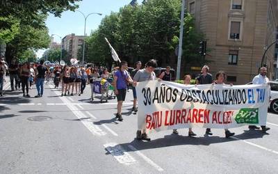 Julio Villanueva (AHT Gelditu): "Abiadura Handiko Trenik gabeko Nafarroa posible da"