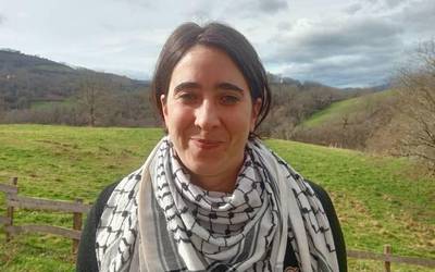 «Palestinarrei ahotsa eman eta elkartasuna adierazi behar diegu»