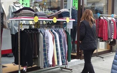 Ixadebalde azoka egingo dute egubakoitzean, postuak plaza barrenean jarrita