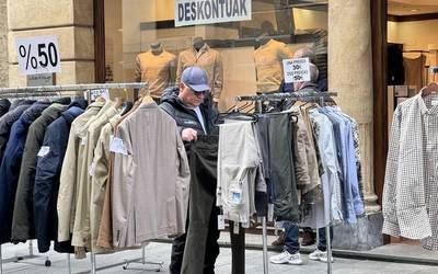Deskontuak eta denboraldi berriko aurrerapenak Arrasateko Merkemerkauan