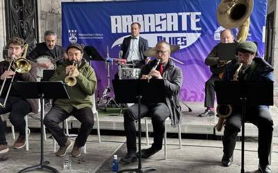 Elens River’s Dixieland taldea, argazkitan