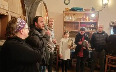 Bertsoz ospatu dute Nafarroako Bertsozale Elkartearen 40. urteurrena