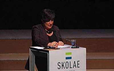 Maria Solana: "Skolae geldiarazi nahi dutenek kutsu moral eta erlijiosoa dute"