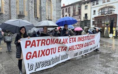 Astelehenean langile baten heriotza eragin zuen Arrasateko lan istripua salatu dute sindikatuek