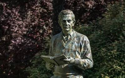 8.000 euro, ipuin bilduma bat osatzeko