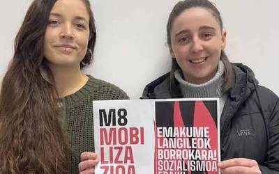 M8 Emakume langileok borrokara! Sozialismoa eraiki!