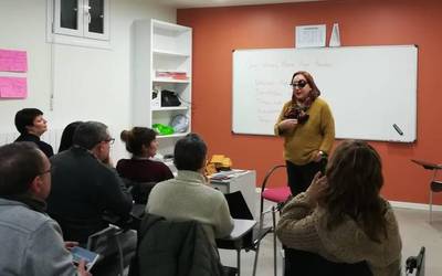 Literaturak hiru geraldi eginen ditu Sakanan