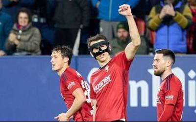 Super heroi maskaratuari esker