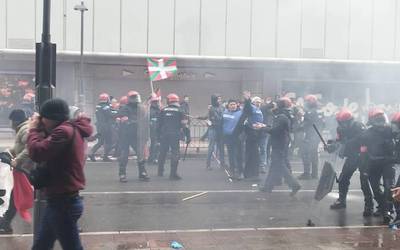 Martxoaren 3ko manifestazioan Ertzaintzak egindako "oldarraldia" salatuko dute