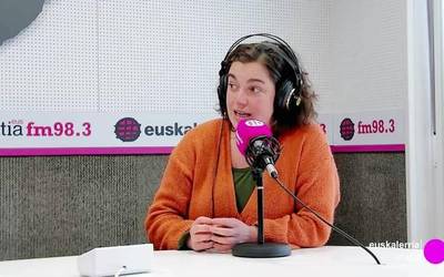 Idoia Mujika: "Zientzia alorrean bikaintasuna birdefinitu behar da pertsonei galdetuz ea pozik sentitzen diren haien jardueran"