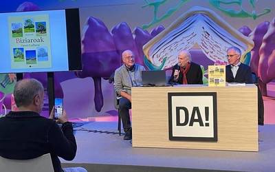 Xamarren ‘Biziaroak’ saritu dute Nafarroako liburu-dendek