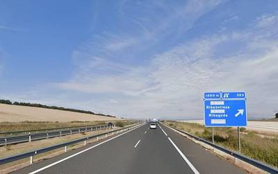 Gazte bat hil da Ribabellosan, trafiko istripu batean