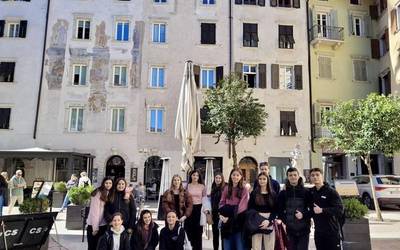 Trenton ibili ziren atzo Laudio Institutuko ikasleak