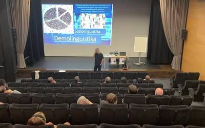 'Euskararen egoera gaur, zer diote datuek?' hitzaldia, Iñaki Iurrebasoren eskutik
