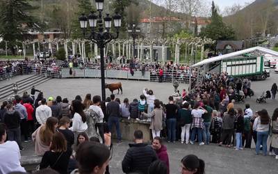 Eguraldia lagun, jende asko bildu zen Loiolako San Jose festetan