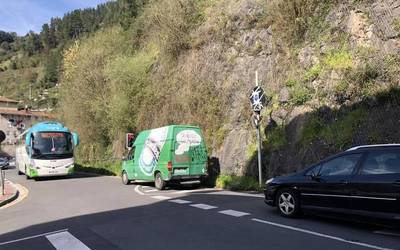 Goiko saihesbideak zirkulazio bikoitza du gaurtik