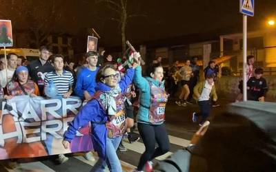 [BIDEOA]: Korrikari egindako harrera erraldoiak txiki utzi ditu Durangoko kaleak