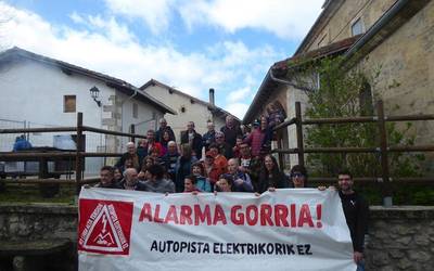 Goi tentsioko lineen kontra alarma piztu dute
