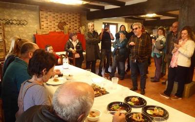 Pintxo txapelketa Etxarrenek irabazi zuen