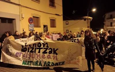 Indarkeria matxistaren protokoloak parte hartzearen bidez eguneratuko ditu Mendialdeko Kuadrillak