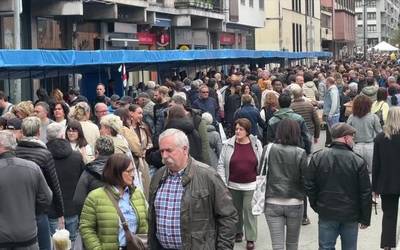 Erramu-zapatuko azokan, kaleak lepo